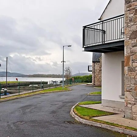 Lakeside Jetty Holiday Homes * Mountshannon