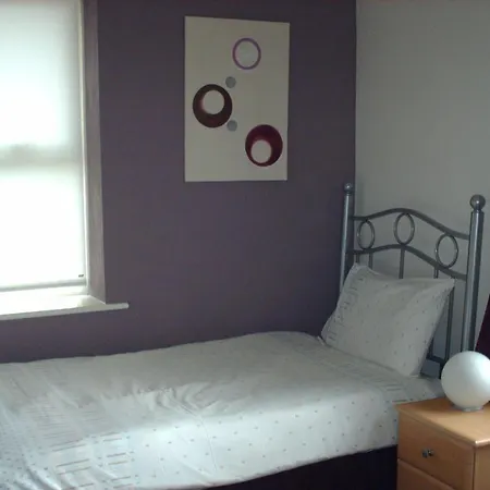 בית נופש Lakeside Jetty Holiday Homes Mountshannon
